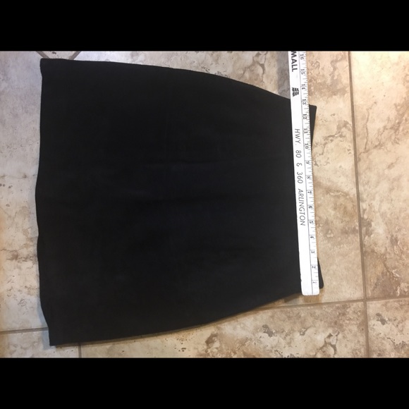 Black leather lined skirt size 6 - Picture 4 of 5